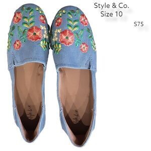 NIB Style & Co Blue Jean Flats. Beautiful Flowers on Jean Fabric, Size 10